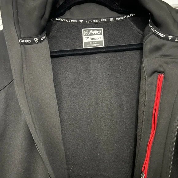 EUC Chicago Blackhawks NHL Starter Jacket - Fanatics Athletic Pro - Medium - Picture 3 of 5